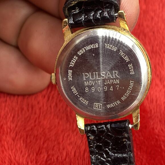 Vintage Pulsar Watch Women 24mm Gold Tone V501-X058 Leather Band Needs Battery - Picture 5 of 14